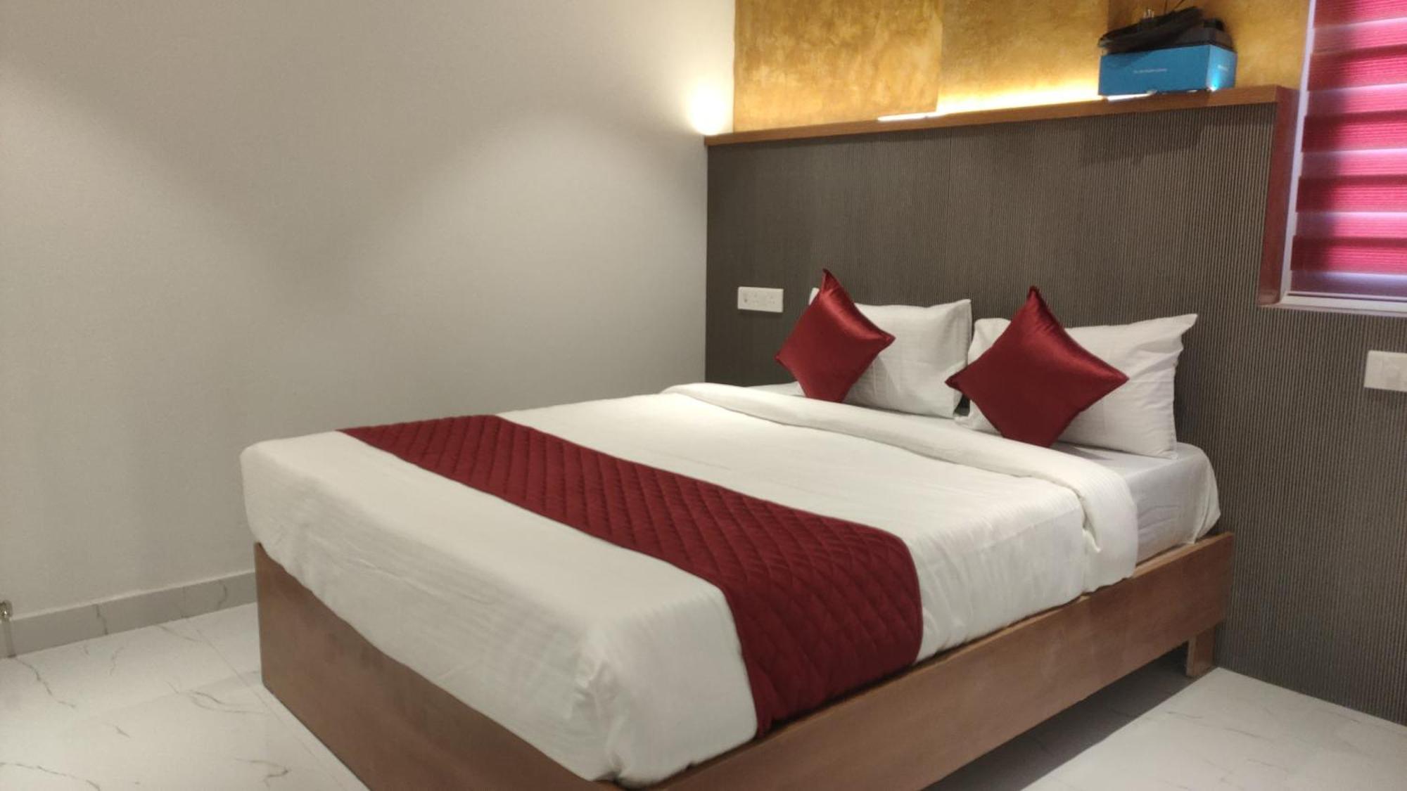Hotel La Premier ไฮเดอราบัด ภายนอก รูปภาพ